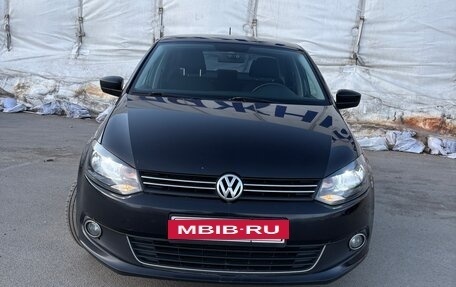 Volkswagen Polo VI (EU Market), 2013 год, 799 000 рублей, 2 фотография