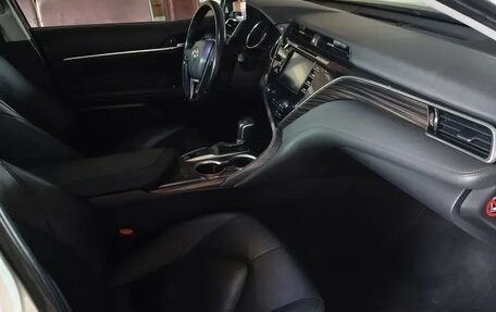 Toyota Camry, 2018 год, 3 000 000 рублей, 11 фотография