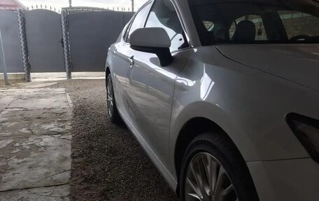 Toyota Camry, 2018 год, 3 000 000 рублей, 13 фотография