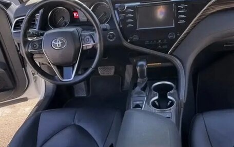 Toyota Camry, 2018 год, 3 000 000 рублей, 7 фотография