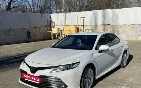 Toyota Camry, 2018 год, 3 000 000 рублей, 4 фотография