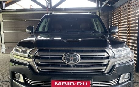 Toyota Land Cruiser 200, 2017 год, 5 500 000 рублей, 1 фотография