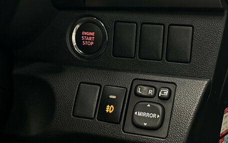 Toyota Ractis II, 2011 год, 997 000 рублей, 11 фотография