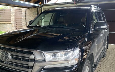 Toyota Land Cruiser 200, 2017 год, 5 500 000 рублей, 3 фотография