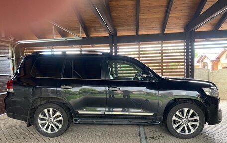 Toyota Land Cruiser 200, 2017 год, 5 500 000 рублей, 8 фотография