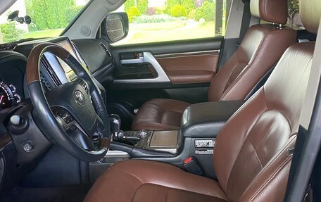 Toyota Land Cruiser 200, 2017 год, 5 500 000 рублей, 9 фотография