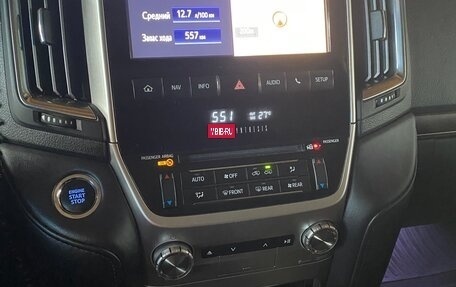 Toyota Land Cruiser 200, 2017 год, 5 500 000 рублей, 6 фотография