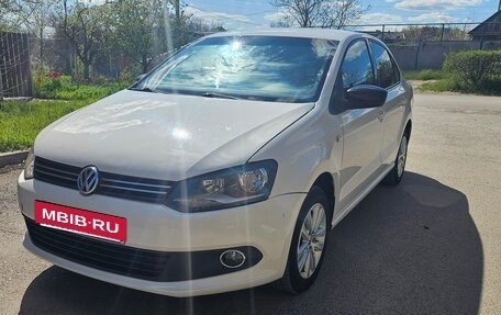 Volkswagen Polo VI (EU Market), 2013 год, 720 000 рублей, 2 фотография