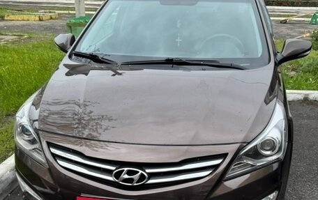 Hyundai Solaris II рестайлинг, 2014 год, 1 050 000 рублей, 2 фотография