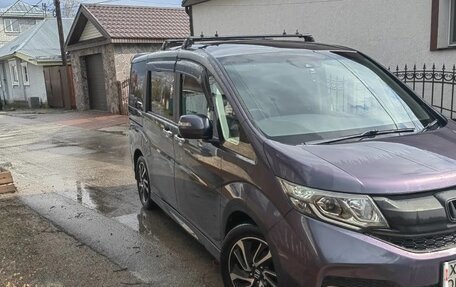 Honda Stepwgn IV, 2016 год, 1 820 000 рублей, 3 фотография