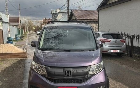 Honda Stepwgn IV, 2016 год, 1 820 000 рублей, 2 фотография