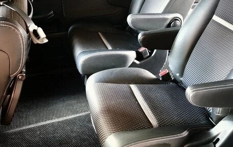 Honda Stepwgn IV, 2016 год, 1 820 000 рублей, 16 фотография