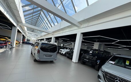 Mercedes-Benz V-Класс, 2026 год, 14 890 000 рублей, 40 фотография