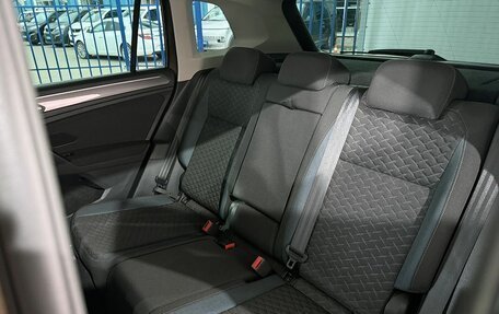 Volkswagen Tiguan II, 2019 год, 2 799 000 рублей, 13 фотография