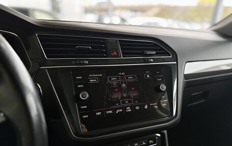 Volkswagen Tiguan II, 2019 год, 2 799 000 рублей, 18 фотография