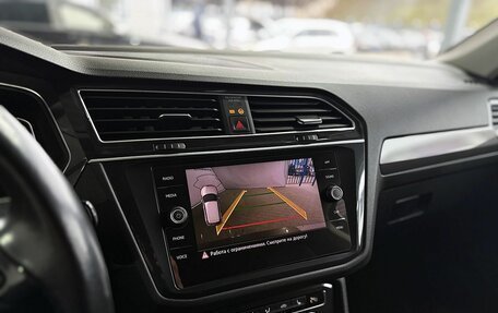 Volkswagen Tiguan II, 2019 год, 2 799 000 рублей, 19 фотография