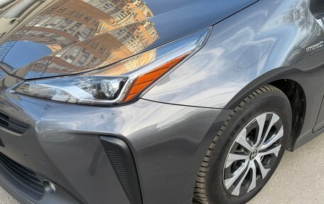 Toyota Prius IV XW50, 2019 год, 2 250 000 рублей, 5 фотография