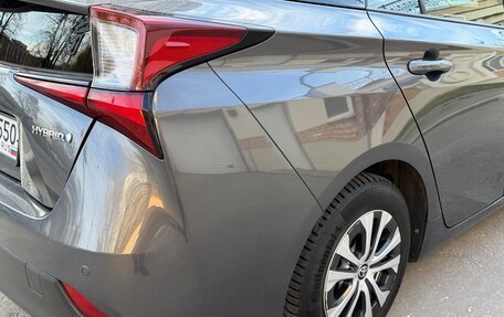 Toyota Prius IV XW50, 2019 год, 2 250 000 рублей, 6 фотография