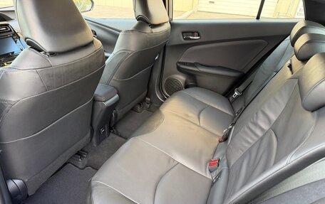 Toyota Prius IV XW50, 2019 год, 2 250 000 рублей, 9 фотография