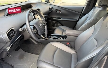 Toyota Prius IV XW50, 2019 год, 2 250 000 рублей, 7 фотография