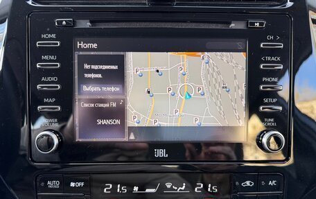 Toyota Prius IV XW50, 2019 год, 2 250 000 рублей, 20 фотография