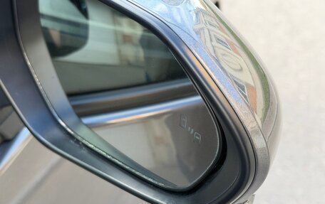 Toyota Prius IV XW50, 2019 год, 2 250 000 рублей, 23 фотография