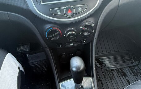 Hyundai Solaris II рестайлинг, 2012 год, 730 000 рублей, 16 фотография