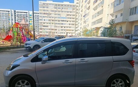 Honda Freed I, 2011 год, 900 000 рублей, 3 фотография