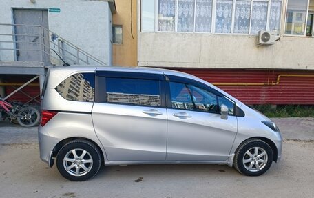 Honda Freed I, 2011 год, 900 000 рублей, 4 фотография