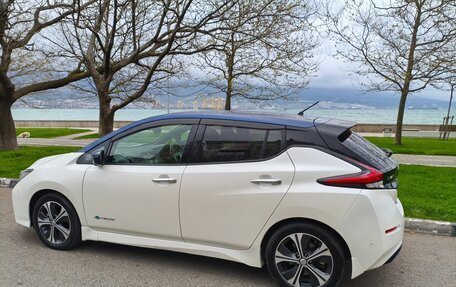 Nissan Leaf II, 2018 год, 1 530 000 рублей, 2 фотография