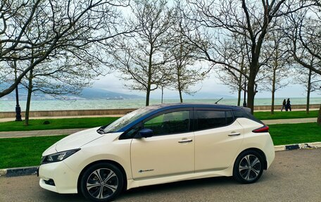 Nissan Leaf II, 2018 год, 1 530 000 рублей, 6 фотография