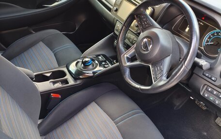 Nissan Leaf II, 2018 год, 1 530 000 рублей, 10 фотография