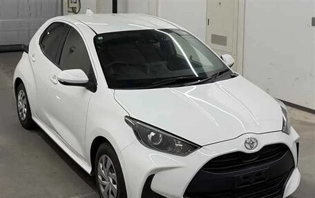 Toyota Yaris, 2022 год, 920 000 рублей, 1 фотография