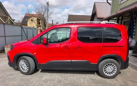 Peugeot Rifter I, 2019 год, 1 900 000 рублей, 3 фотография