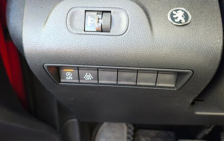 Peugeot Rifter I, 2019 год, 1 900 000 рублей, 19 фотография