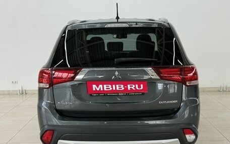 Mitsubishi Outlander III рестайлинг 3, 2016 год, 1 890 000 рублей, 5 фотография
