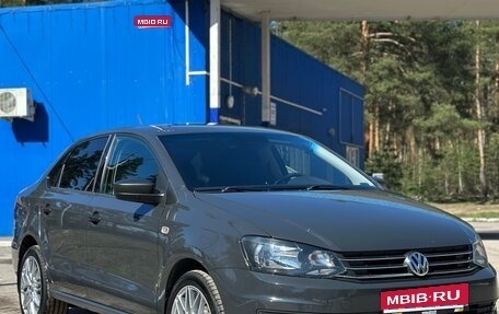 Volkswagen Polo VI (EU Market), 2015 год, 1 010 000 рублей, 1 фотография