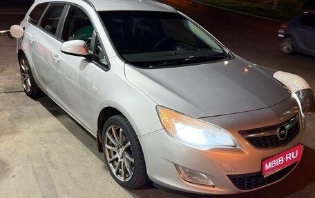 Opel Astra J, 2012 год, 620 000 рублей, 1 фотография