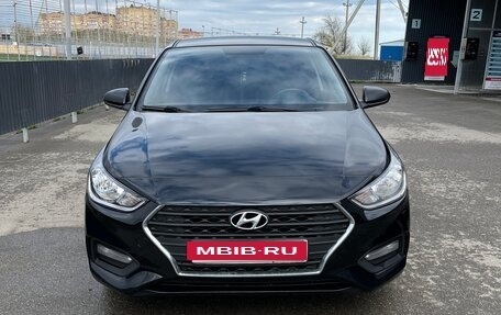 Hyundai Solaris II рестайлинг, 2018 год, 1 250 000 рублей, 1 фотография