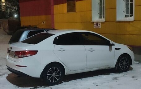 KIA Rio III рестайлинг, 2015 год, 960 000 рублей, 3 фотография