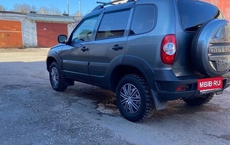 Chevrolet Niva I рестайлинг, 2018 год, 685 000 рублей, 4 фотография