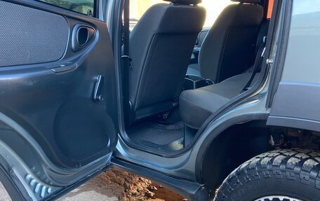 Chevrolet Niva I рестайлинг, 2018 год, 685 000 рублей, 10 фотография