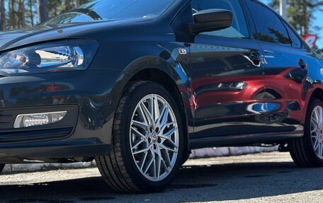 Volkswagen Polo VI (EU Market), 2015 год, 1 010 000 рублей, 2 фотография