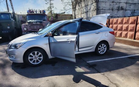 Hyundai Solaris II рестайлинг, 2015 год, 930 000 рублей, 11 фотография