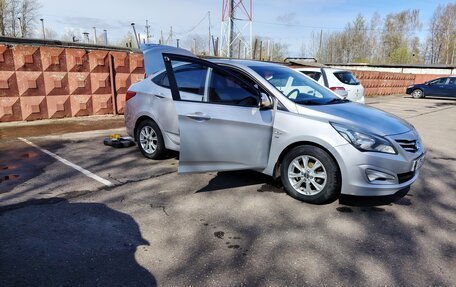 Hyundai Solaris II рестайлинг, 2015 год, 930 000 рублей, 10 фотография