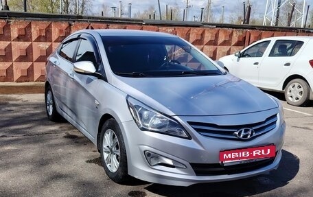 Hyundai Solaris II рестайлинг, 2015 год, 930 000 рублей, 2 фотография