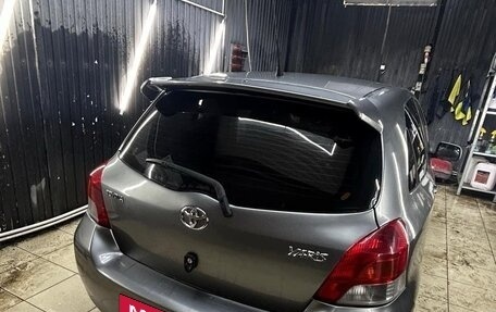 Toyota Yaris III рестайлинг, 2009 год, 600 000 рублей, 2 фотография