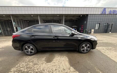 Hyundai Solaris II рестайлинг, 2018 год, 1 250 000 рублей, 2 фотография