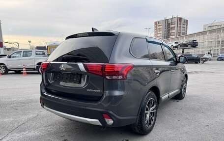 Mitsubishi Outlander III рестайлинг 3, 2017 год, 1 750 000 рублей, 7 фотография