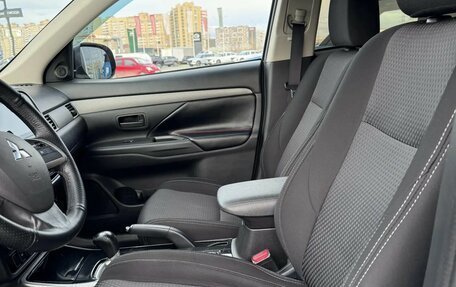 Mitsubishi Outlander III рестайлинг 3, 2017 год, 1 750 000 рублей, 17 фотография